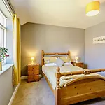 Holiday home 3 Bed In Oc-83328