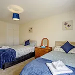 3 Bed In Oc-83328 Holiday home *