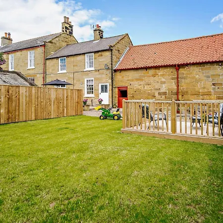 3 Bed In 83328